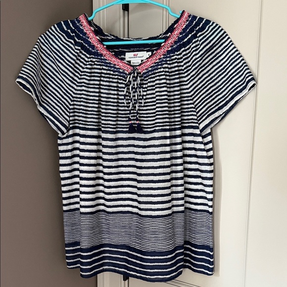 Like NEW Vineyard Vines Navy Striped Blouse - Picture 1 of 6